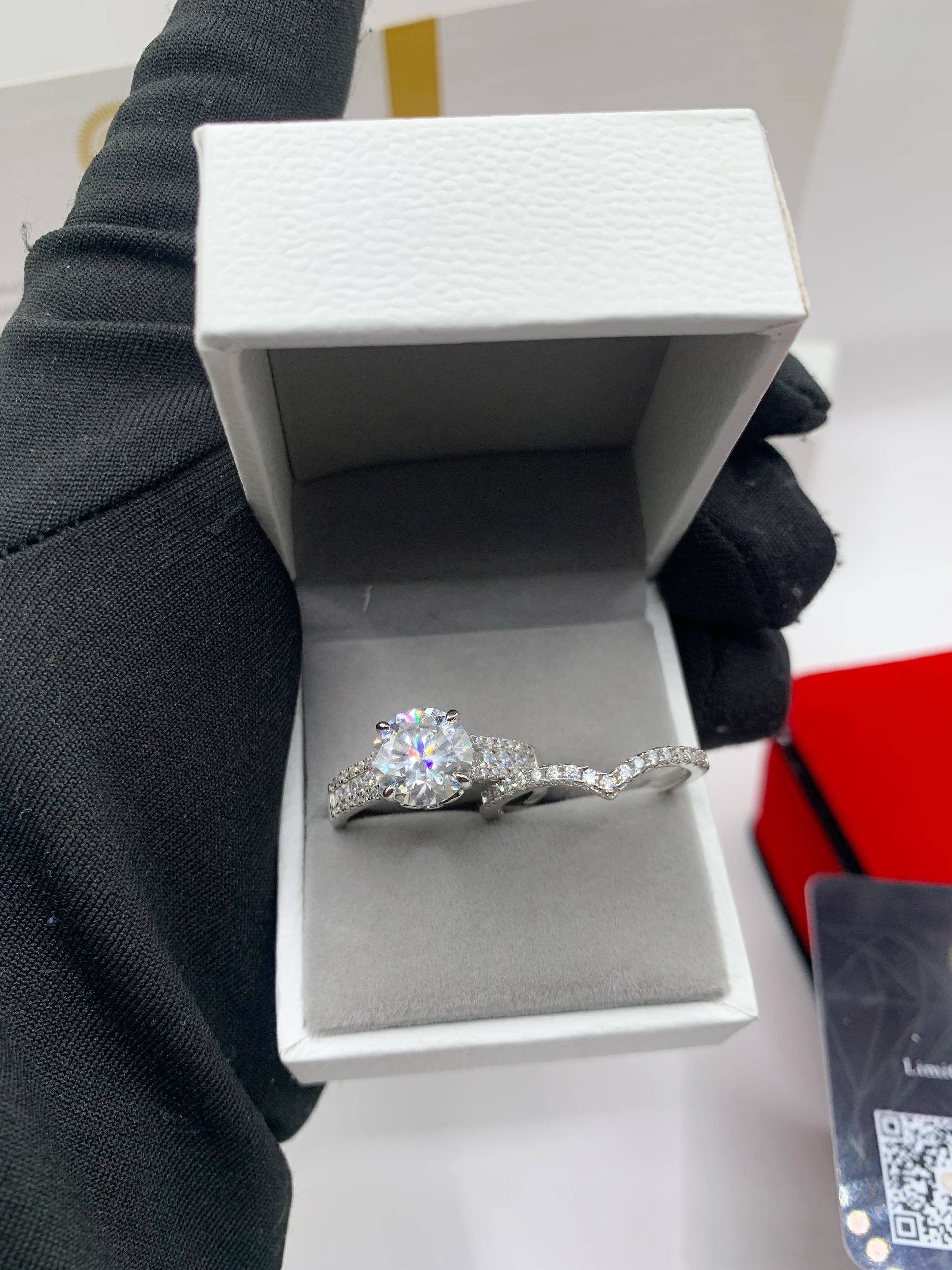 VVS Moissanite Engagement & Wedding Ring Set
