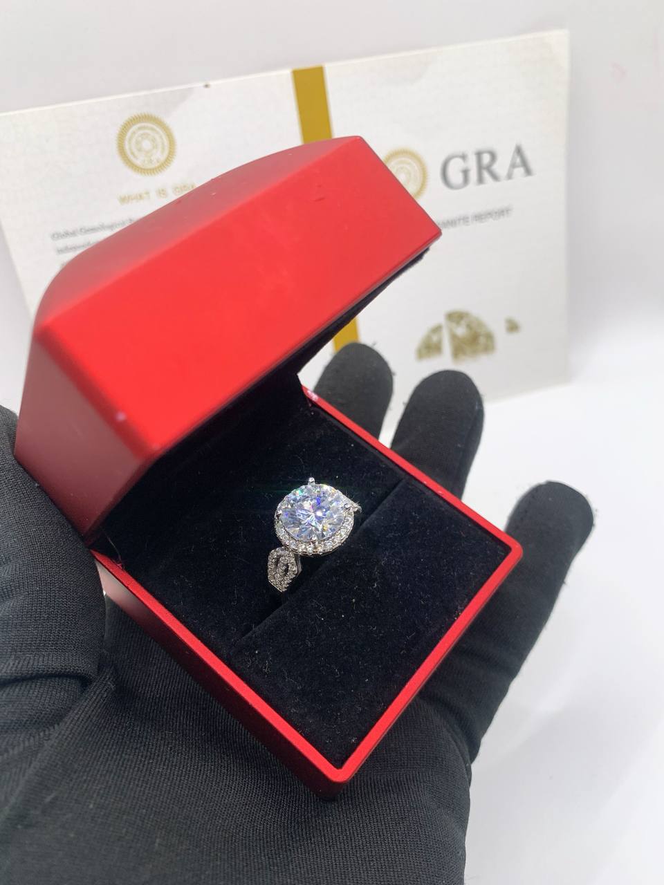 VVS Moissanite Engagement Ring