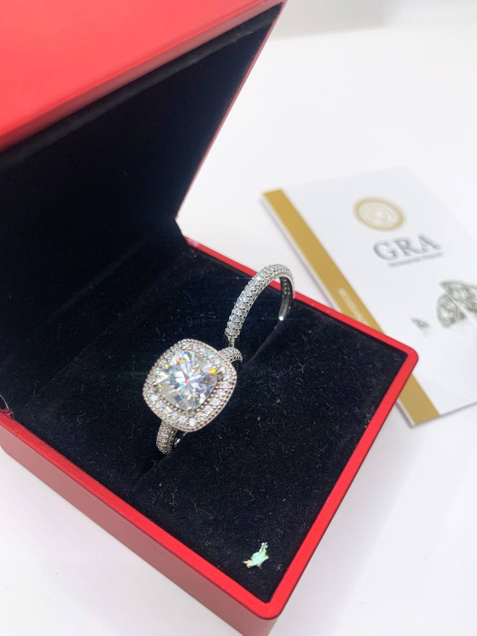 VVS Moissanite Engagement Ring