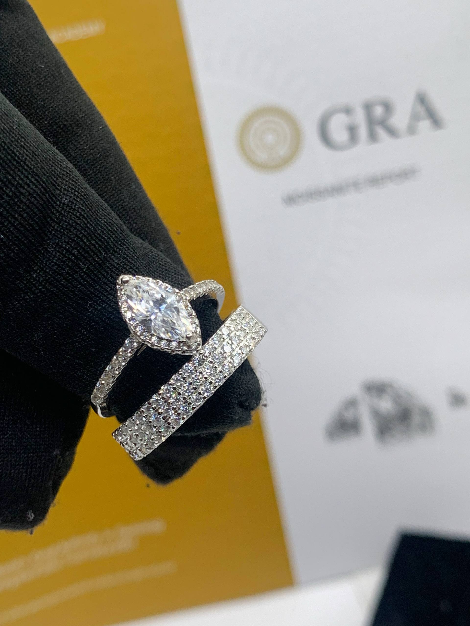 VVS Moissanite Pear Cut Bridal Ring Set (Engagement & Wedding Band)