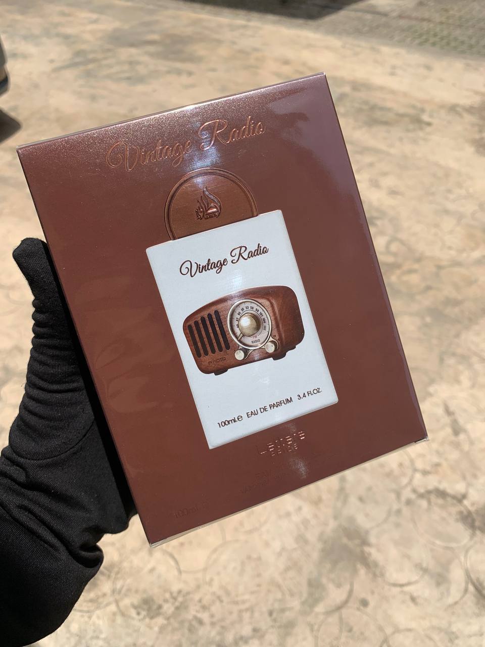 Lattafa Vintage Radio Eau de Parfum