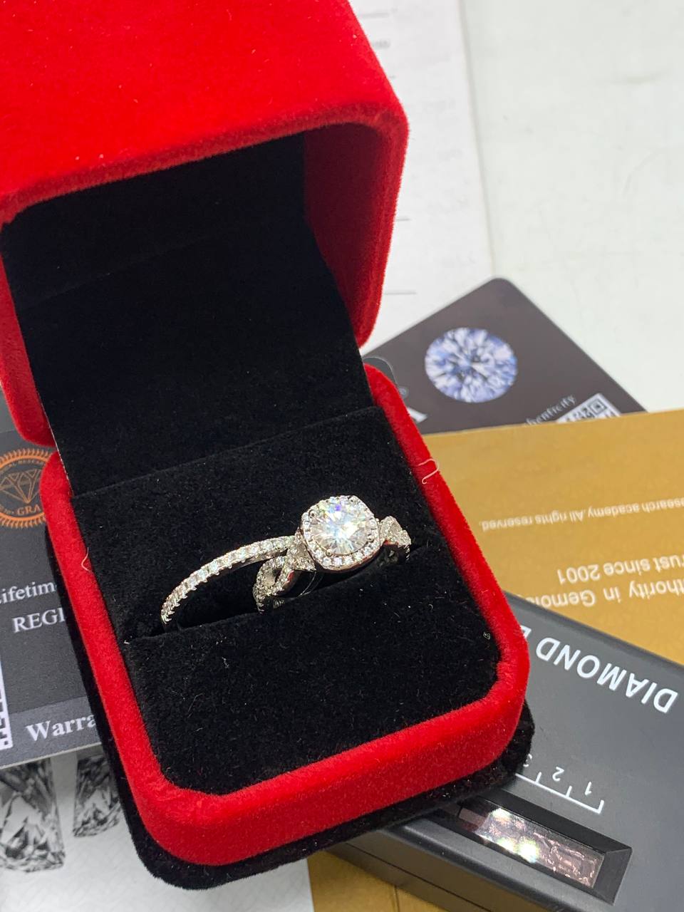 VVS Moissanite Diamond Ring