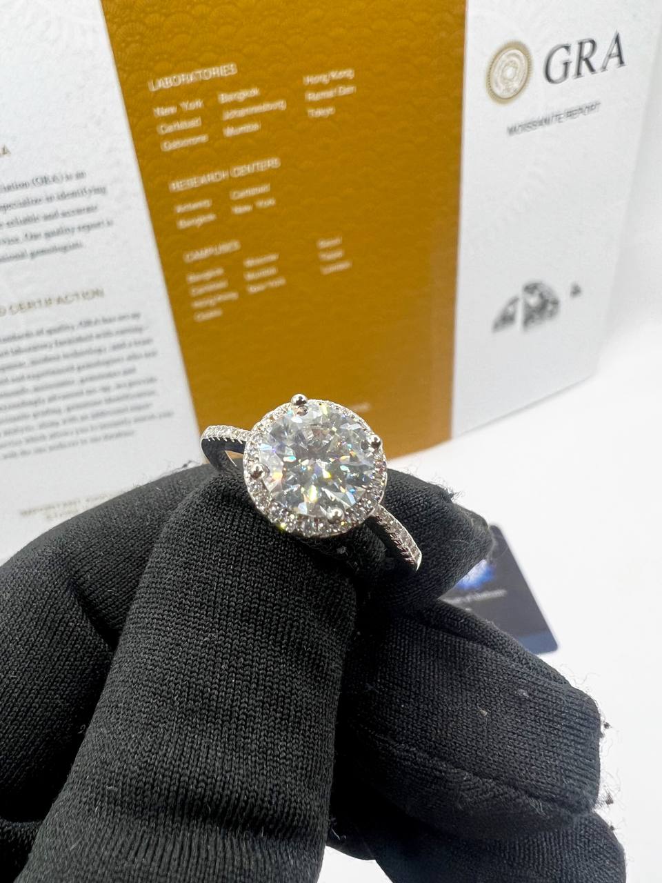 VVS Moissanite Diamond Ring