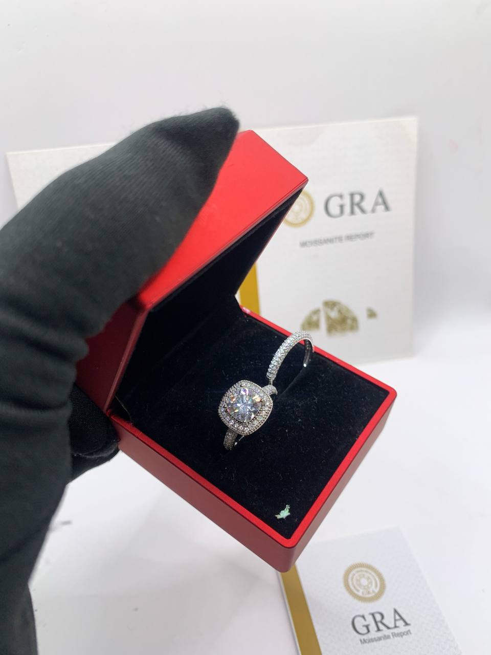 VVS Moissanite Engagement Ring