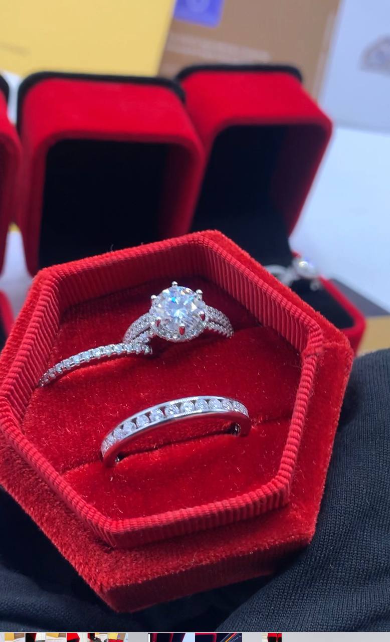 VVS Moissanite Diamond Ring
