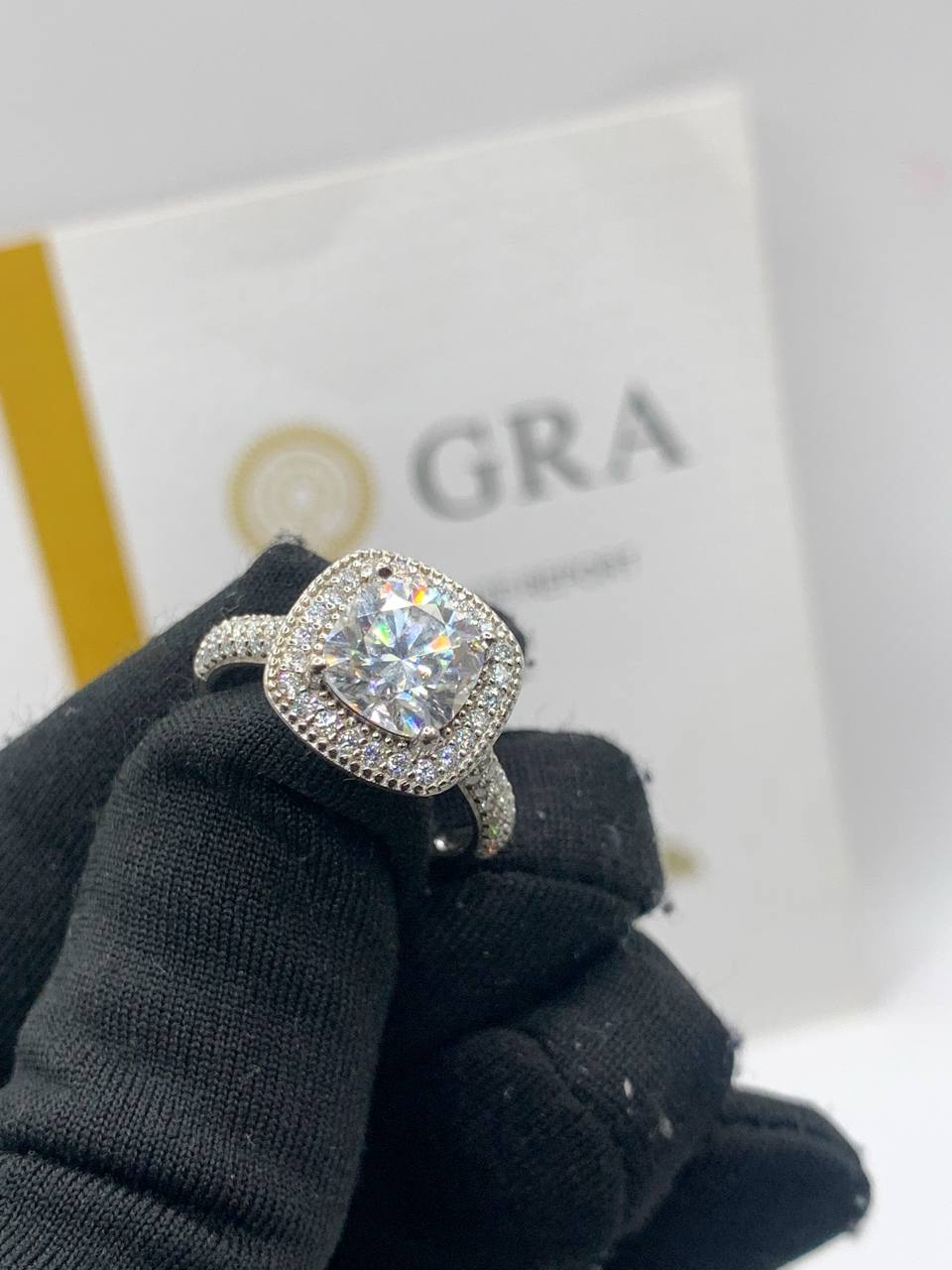 VVS Moissanite Engagement Ring
