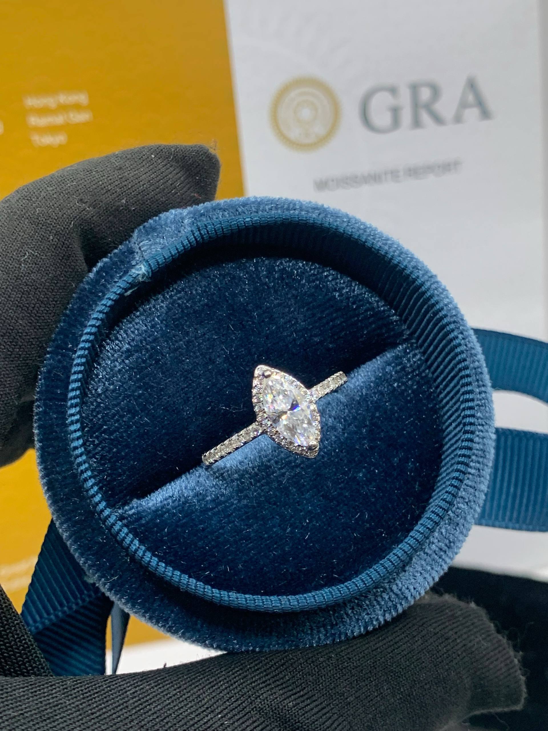 VVS Moissanite Pear Cut Bridal Ring Set (Engagement & Wedding Band)