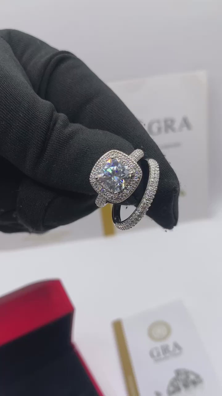 VVS Moissanite Engagement Ring