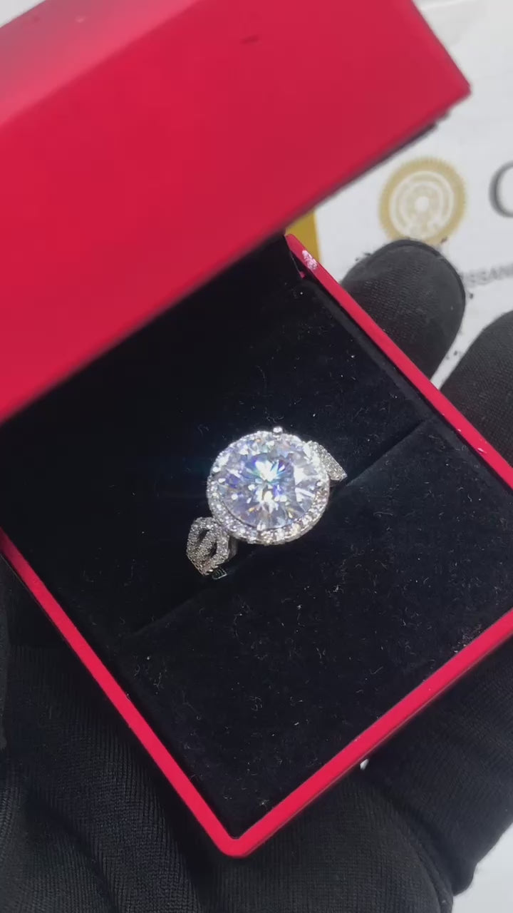 VVS Moissanite Engagement Ring